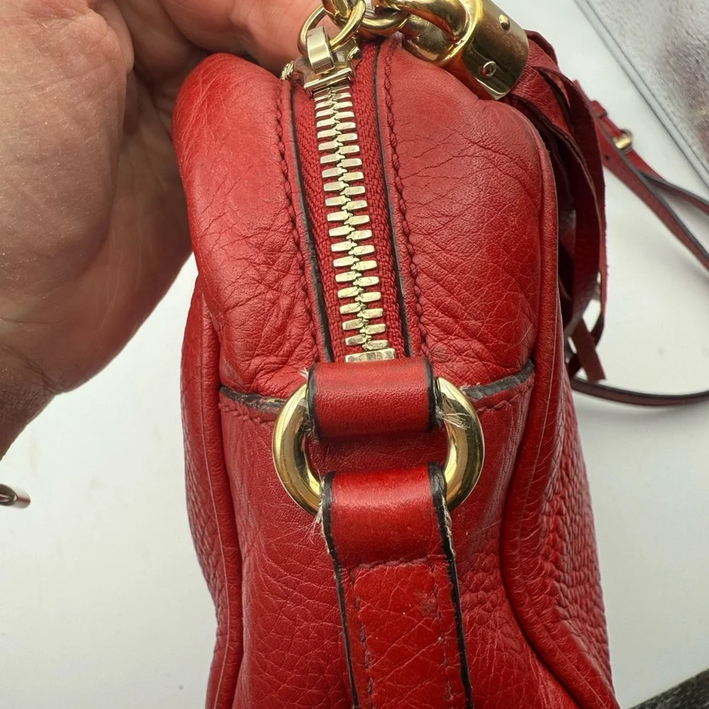 GUCCI Pebbled Calfskin Small Soho Disco Bag Color Red. - Picture 6 of 12